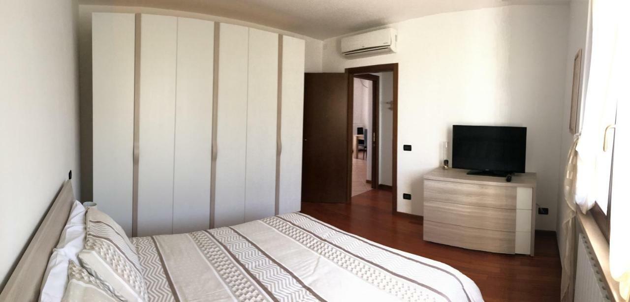 Casa Dany Hotel Lugagnano Eksteriør billede