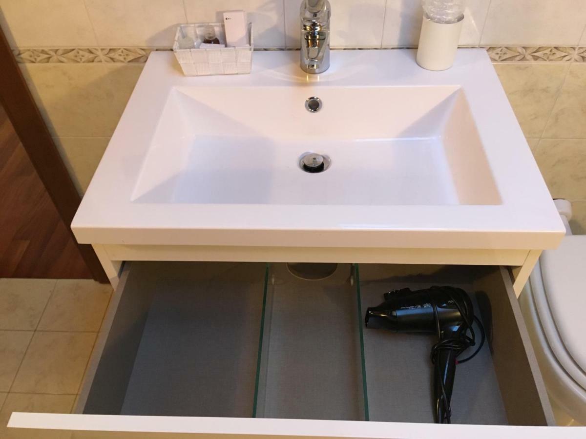 Casa Dany Hotel Lugagnano Eksteriør billede